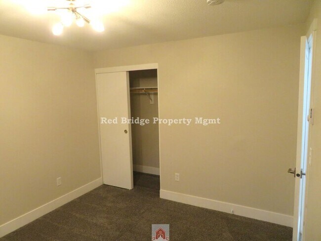 Building Photo - 4580 SW 196th Ave