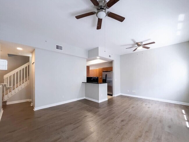 Building Photo - 2343 Vintage Dr