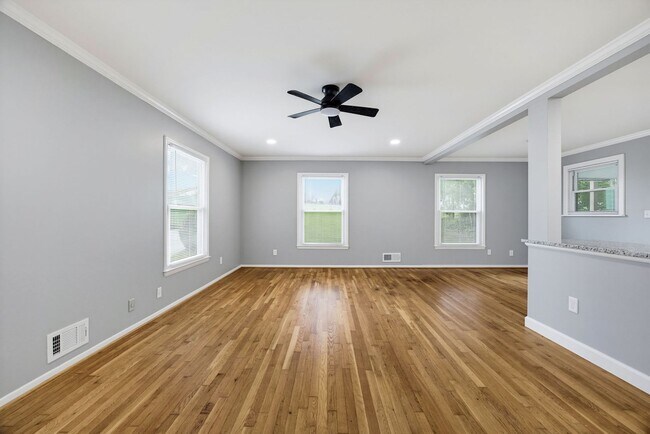 Building Photo - Fantastic Renovation in Smyrna!