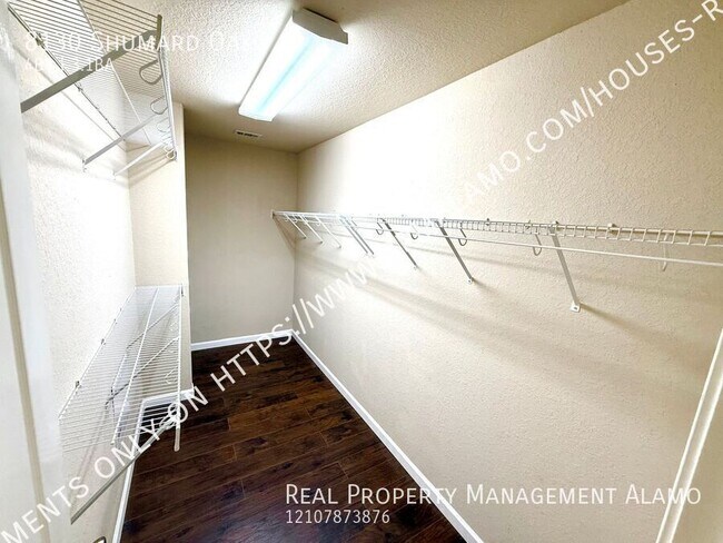 Building Photo - 8130 Shumard Oak Dr