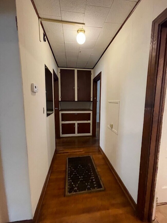 Building Photo - 103 Goodman Pl