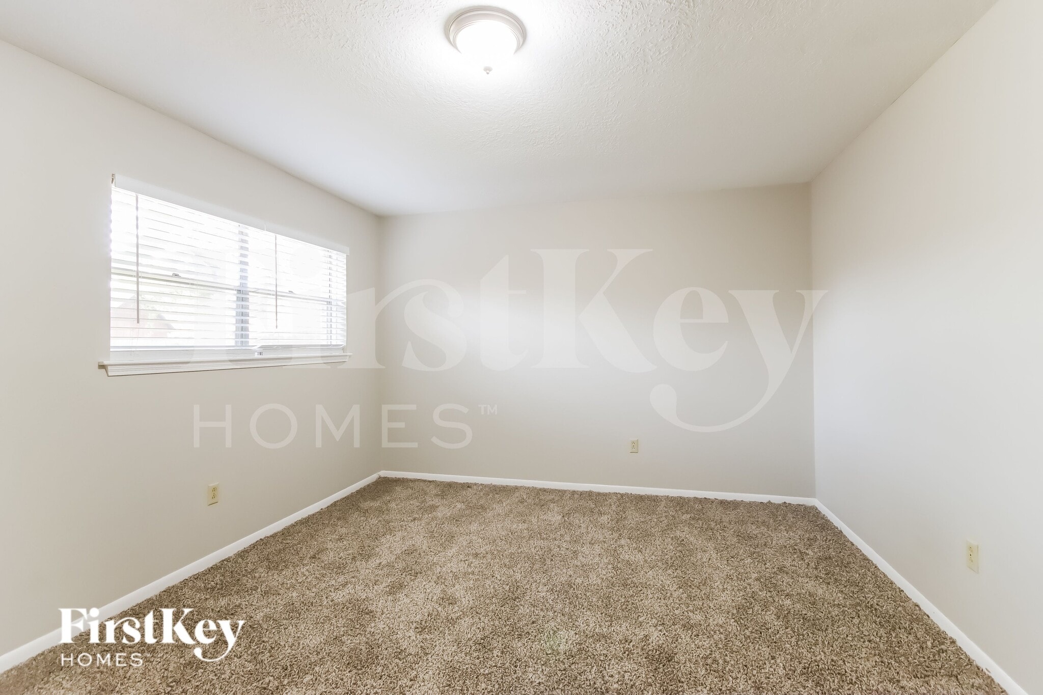 Building Photo - 3804 Canterbury Dr