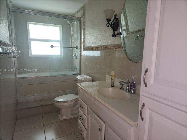 Building Photo - 8643 Bridle Path Ct