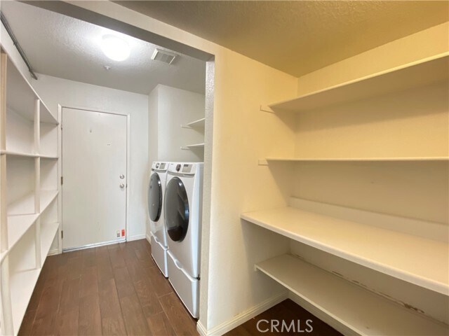 Building Photo - 971 Saltcoats Dr
