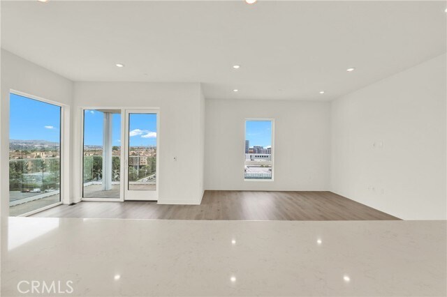 Building Photo - 3715 Rivington