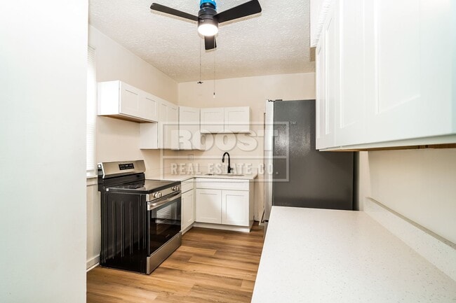 Building Photo - 4 Bedroom 1 Bathroom Single Family Home Available in Columbus!