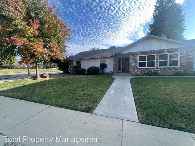 Building Photo - 3 br, 2 bath House - 1697 E. Avila Dr