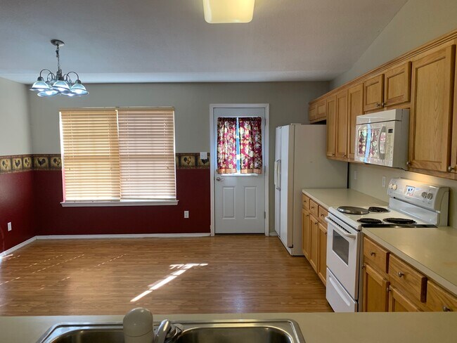 Building Photo - Gorgeous 3 Bed / 2 Bath Home in Fort Smith...