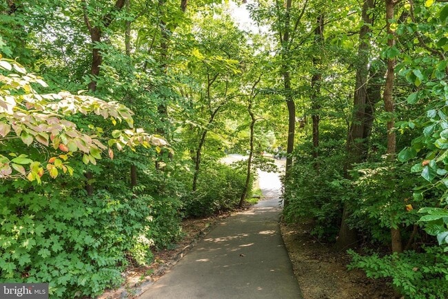 Building Photo - 2133 Whisper Way