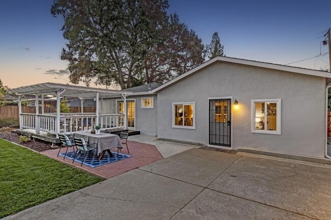 Building Photo - 18732 Afton Ave