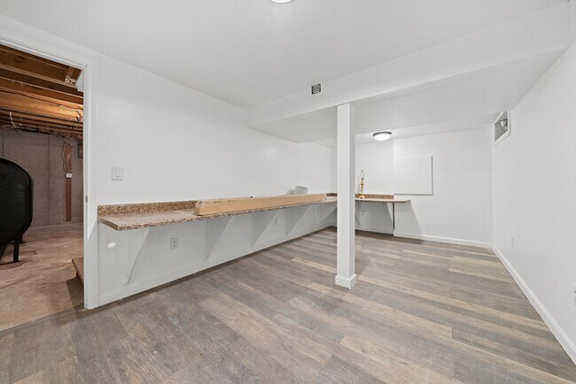 Building Photo - 4 Oaken Bucket Ln