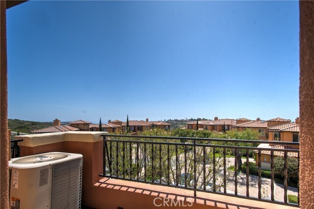 Building Photo - 15 Riva Dr