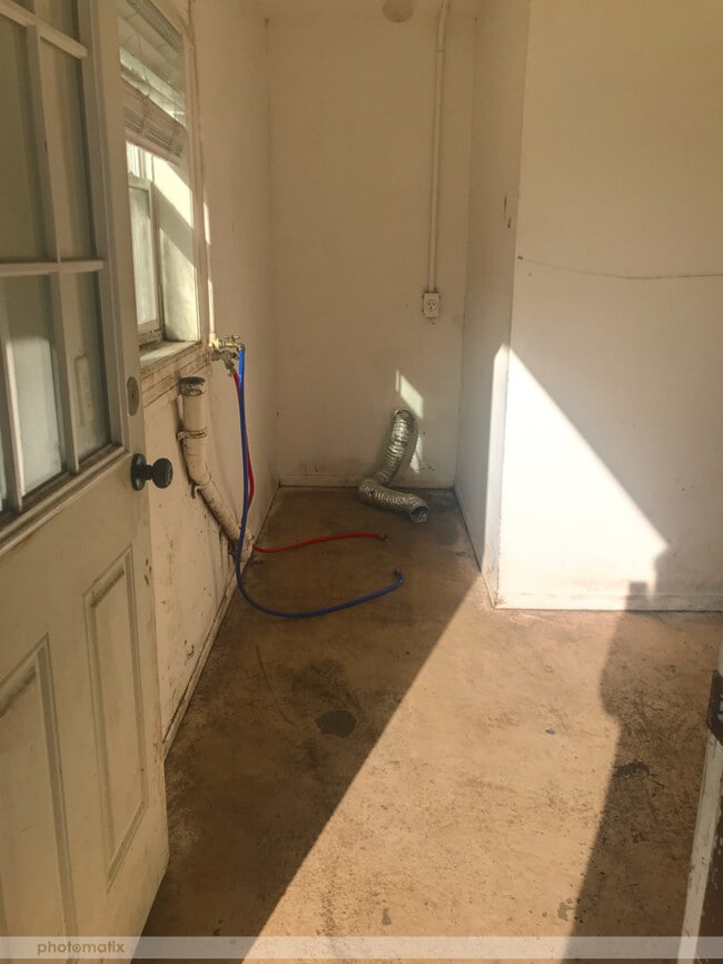 Building Photo - 509 Bluebonnet Dr