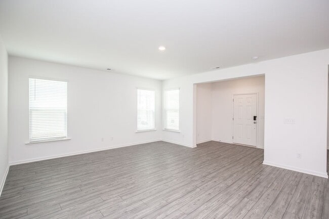 Building Photo - 101 Goshawk St