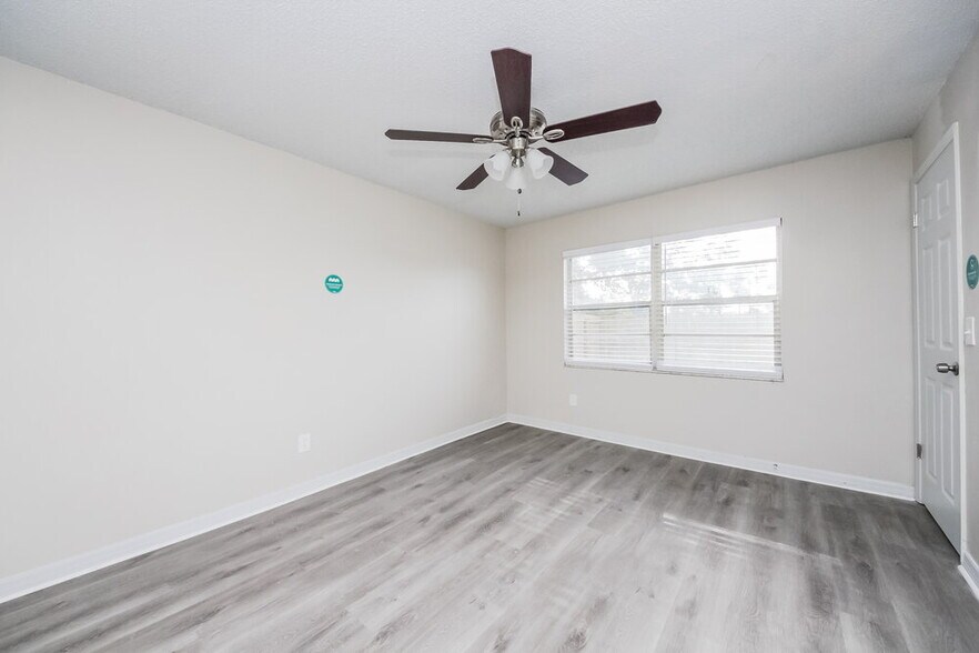 Building Photo - 12560 Illinois Woods Ln