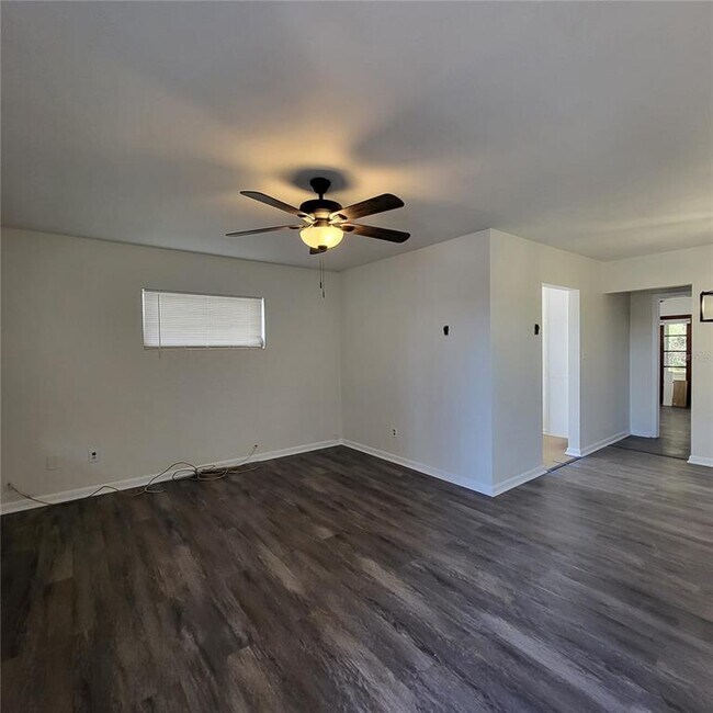 Building Photo - 223 N Mars Ave