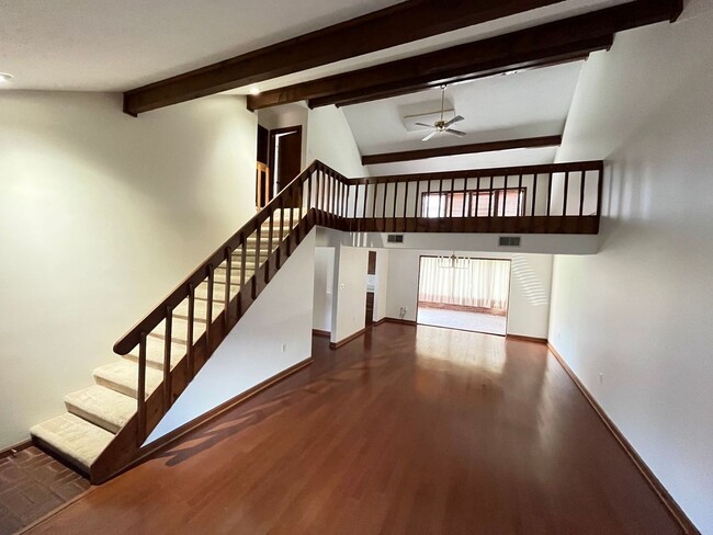 Building Photo - 3 Bedroom Condo