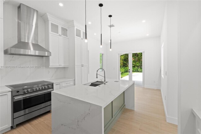 Building Photo - 1213 Andora Ave