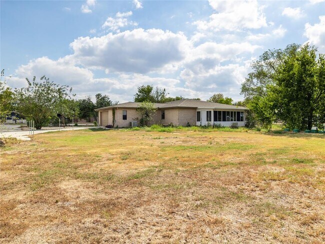 Building Photo - 148 Discovery Ln