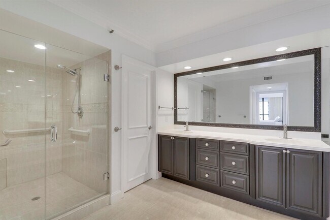 Building Photo - 5380 N Ocean Dr