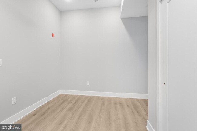 Building Photo - 2119 N Front St