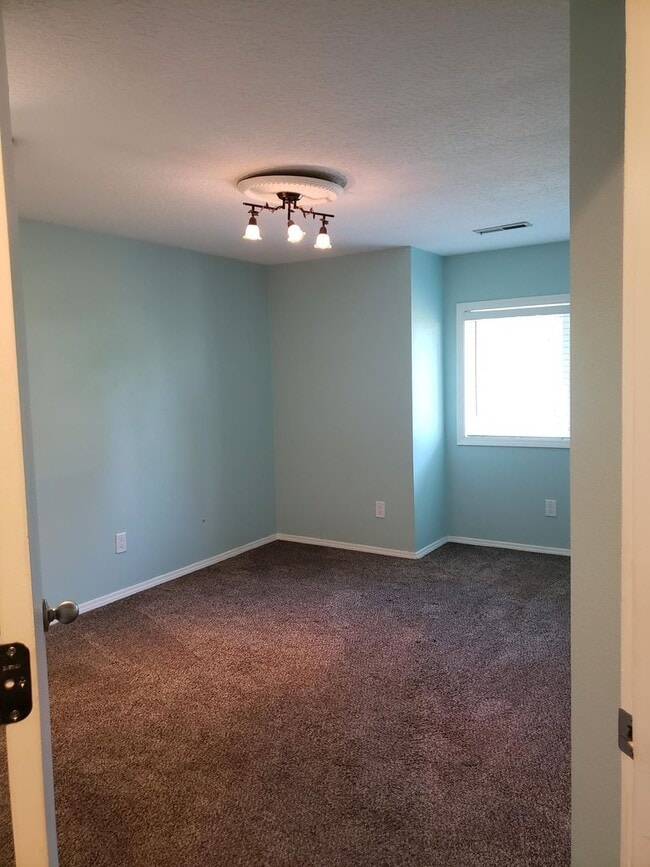 Building Photo - Beautiful Home in Quiet Cul-de-sac!