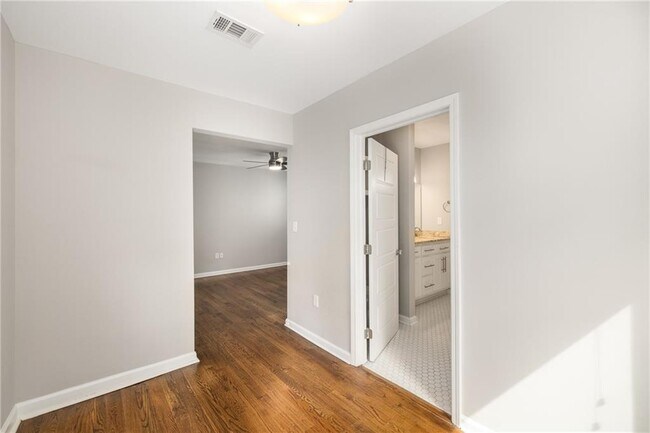 Building Photo - 1398 Deerwood Dr