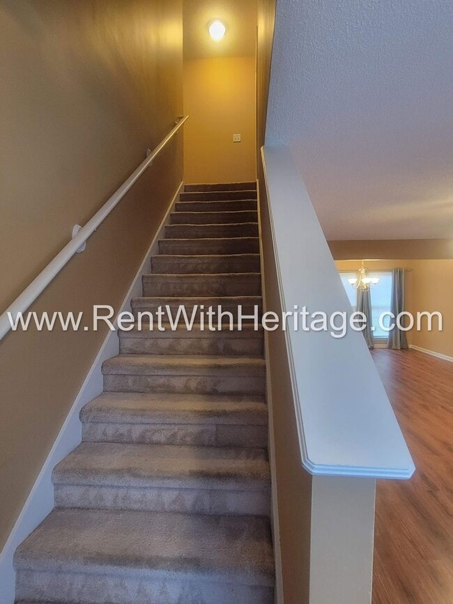 Building Photo - WOW!!! GORGEOUS HOME IN POPULAR CREEKSIDE SUBDIVSION / SWIM / TENNIS / UPGRADES GALLORE