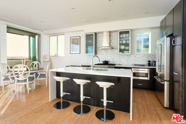 Building Photo - 6985 Trolleyway S