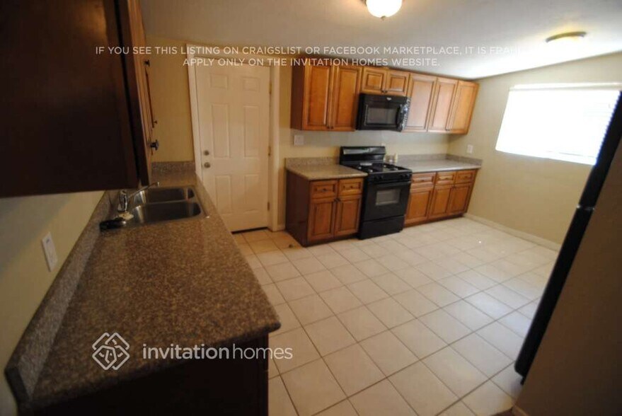 Building Photo - 2329 N 28th St