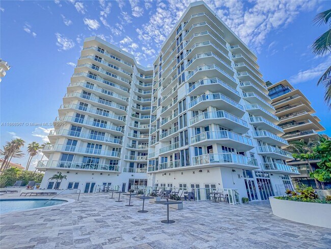 Building Photo - 8925 Collins Ave