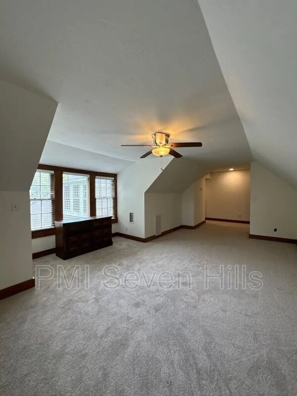 Building Photo - 1643 Fernando Dr