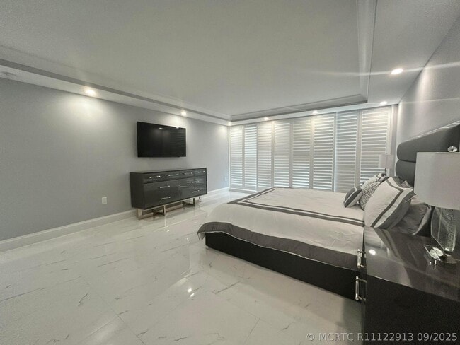 Building Photo - 405 S Ocean Blvd