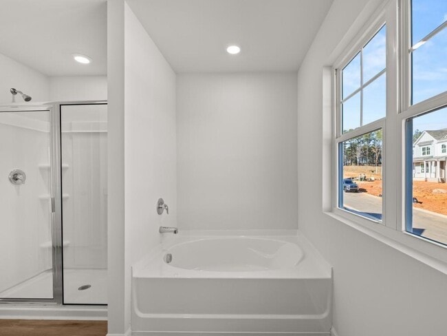 Building Photo - 102 Hughes Pl Dr