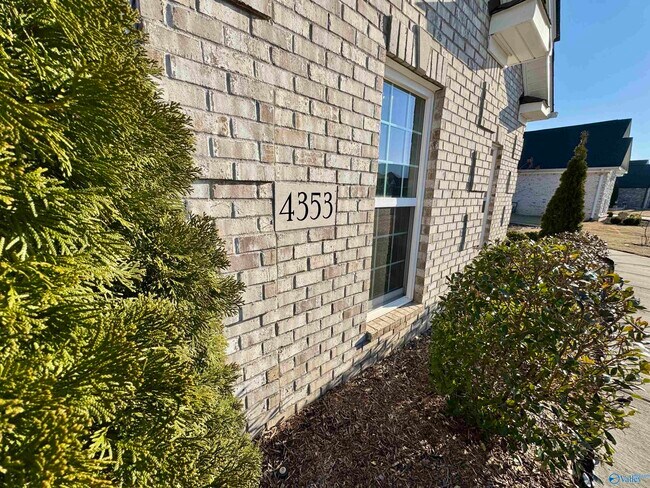 Building Photo - 4353 SE Willow Bend Ln