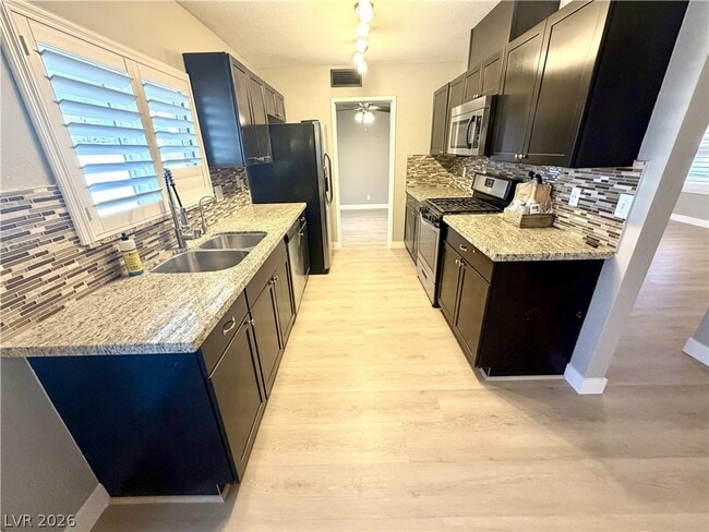 Building Photo - 6990 Paddington Way