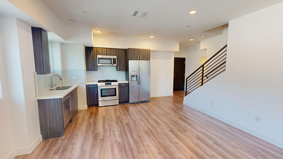 Interior Photo - 14827 Victory