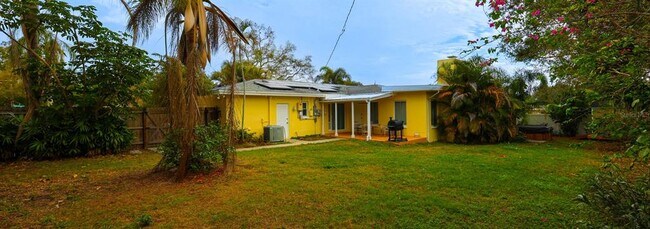 Building Photo - 1601 Palmwood Dr