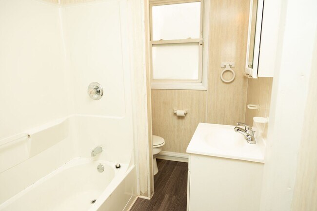 Building Photo - 8 S Granby St