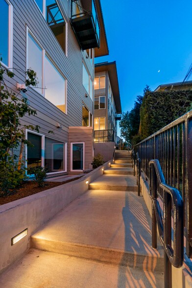 Building Photo - 1925 S I St