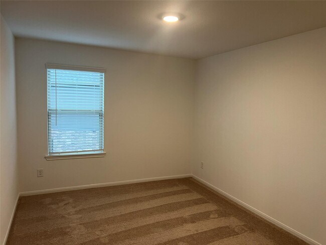 Building Photo - 21110 Turtle Gln Ln