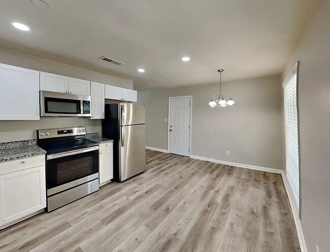 Building Photo - 2182 Chestnut Log Loop