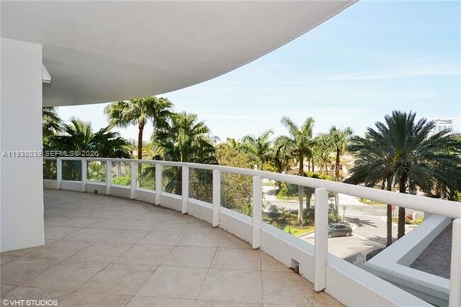 Building Photo - 21200 Point Pl