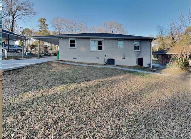 Building Photo - 2497 Brentwood Rd