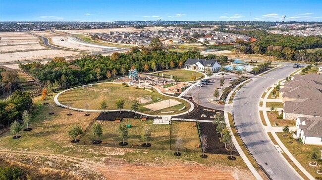 Building Photo - 2328 Lucky Ln