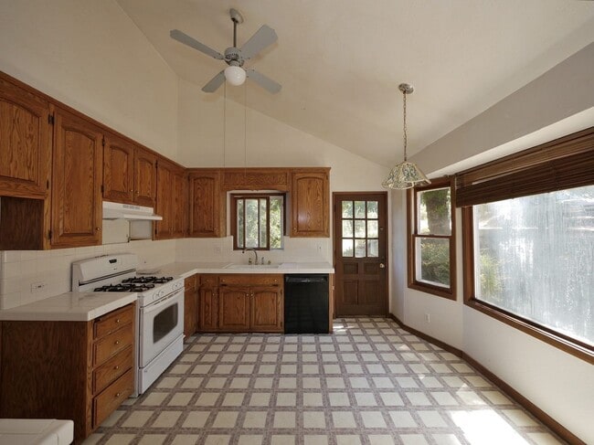 Building Photo - 99 Parsons Ln