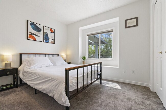 Building Photo - 9297 W Calico St