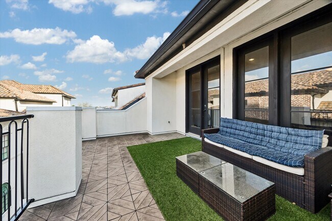 Building Photo - 1521 Oakdale St