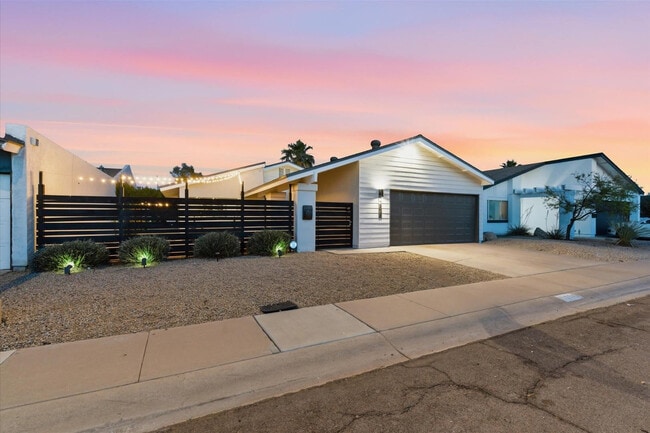 Building Photo - 2521 N 87th Way