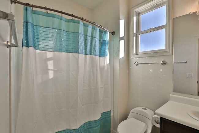 Building Photo - Beautiful Gilbert 3 bed/ 3 bath in Gilbert's The Gardens Community